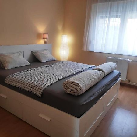 Appartement Koelcsey Apartman à Szekszárd Extérieur photo
